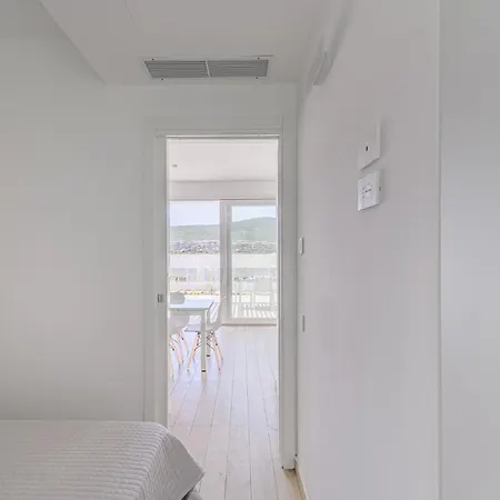 Stunning Capofalcone Charming B4 Comfort Sleeps4 *