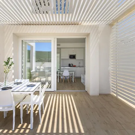 Stunning Capofalcone Charming B4 Comfort Sleeps4 *