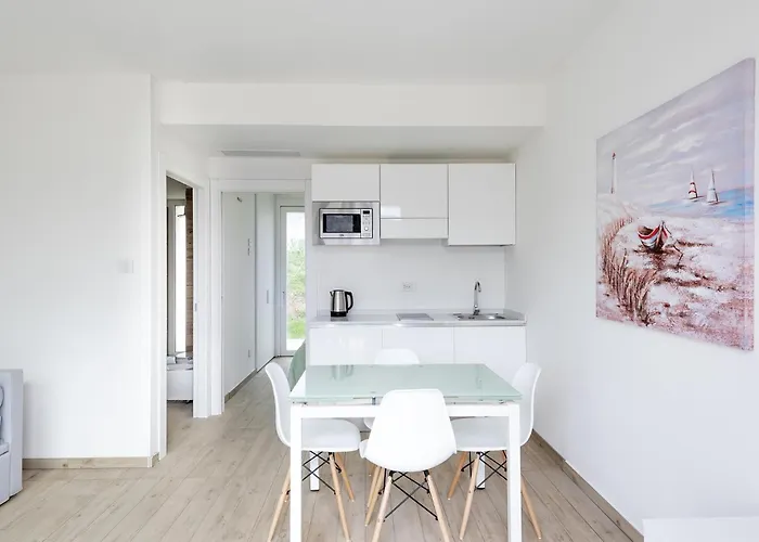 Stunning Capofalcone Charming B4 Sleeps4 Apartament Stintino