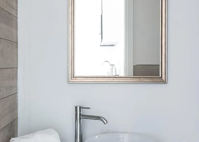 Apartament Stunning Capofalcone Charming B4 Sleeps4 *